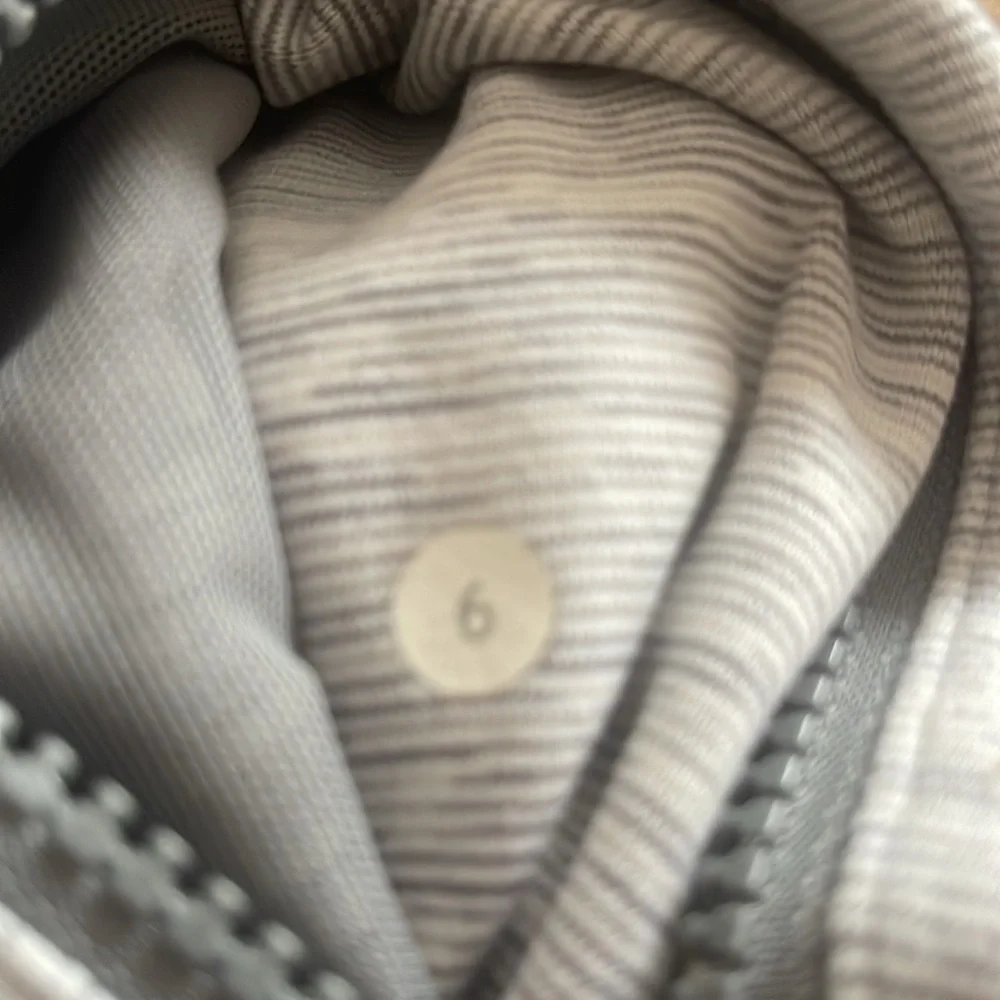 Lululemon zip jacket - Picture 7 of 8